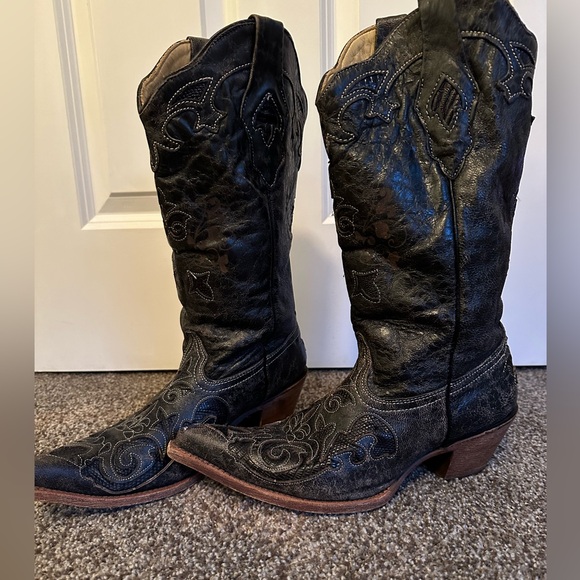 Corral Shoes - Woman’s Black Cowboy Boots size 9.5